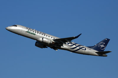 ALITALIA_EMBRAER_190_DUS_RF_5K5A5044.jpg