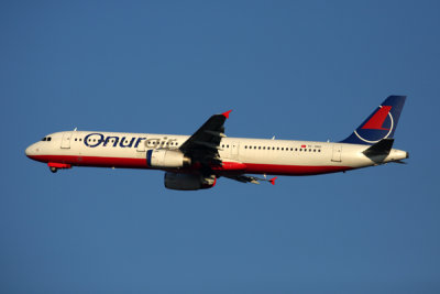 ONUR_AIR_AIRBUS_A321_DUS_RF_5K5A4860.jpg