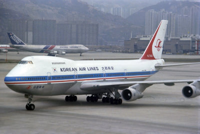 KOREAN AIR BOEING 747 200 HKG RF 050 6.jpg