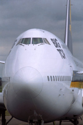 SINGAPORE AIRLINES BOEING 747 300 RF 106 36.jpg