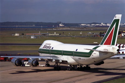 ALITALIA BOEING 747 200 SYD RF 391 10.jpg