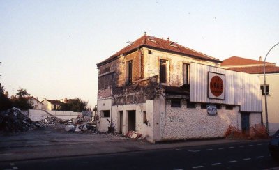 Juste avant le magasin Leclerc