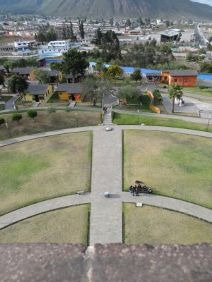 Looking 'norte' from the top of the Mitad del Mundo monument