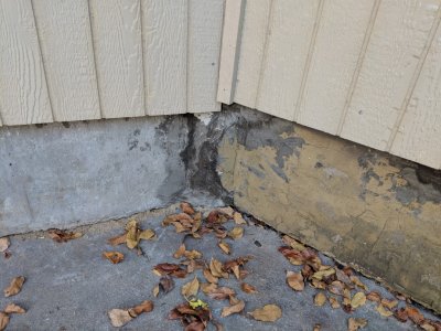 I asked Jesse to change the trim in the corner where the two levels of the siding don't meet.