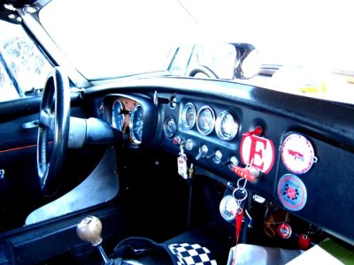 MGB dash 29 rsz.JPG