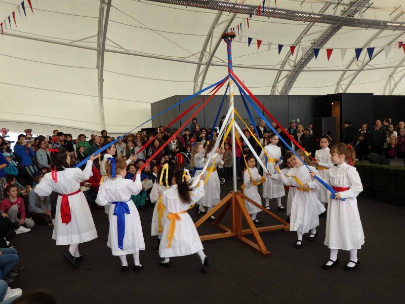 Meadowbank School Maypole Dancers 1
