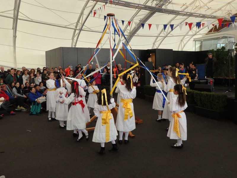 Meadowbank School Maypole Dancers 4