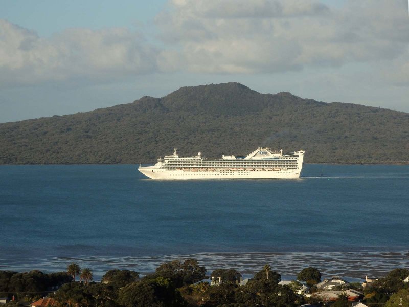 GOLDEN PRINCESS Departs 1