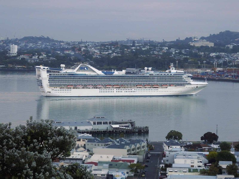 GOLDEN PRINCESS Arrives 3