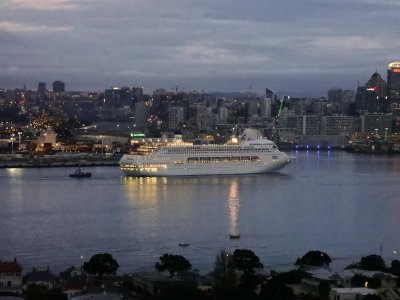 PACIFIC JEWEL arrives in Auckland 5