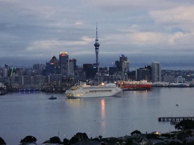 PACIFIC JEWEL arrives in Auckland 6