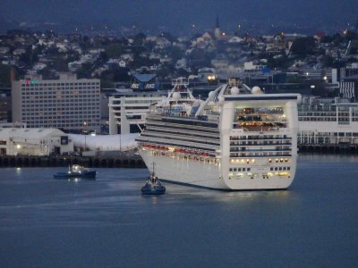 GOLDEN PRINCESS Arrives 6