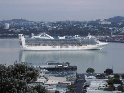 GOLDEN PRINCESS Arrives 3