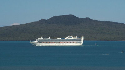 GOLDEN PRINCESS Departs 1