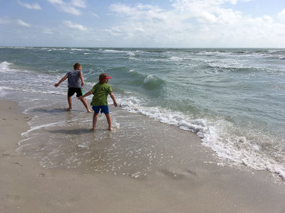 The neverending game of wave tag