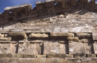 Paestum Temple of Athena 090.jpg