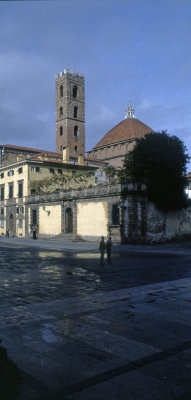 Lucca view from Duomo to Chiesa dei Santi Giovanni e Reparata 87 052.jpg