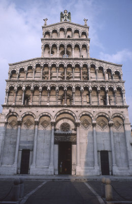 Lucca San Michele in Foro 87 004.jpg
