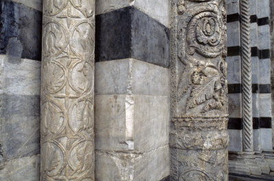 Lucca Duomo 87 045.jpg