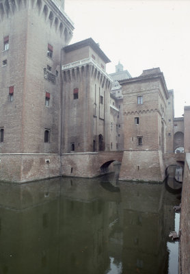 Ferrara Castello Estense 003.jpg
