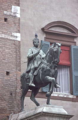 Ferrara Statua di Niccolo III d'Este 023.jpg