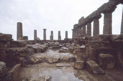 Agrigento Temple of Juno 095.jpg
