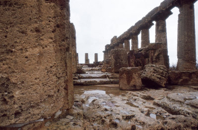 Agrigento Temple of Juno 097.jpg