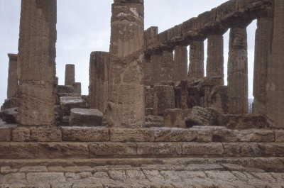 Agrigento Temple of Juno 099.jpg