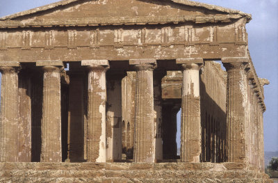 Agrigento Temple of Concordia 111.jpg
