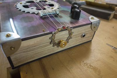 13-tooth sprocket string anchor.