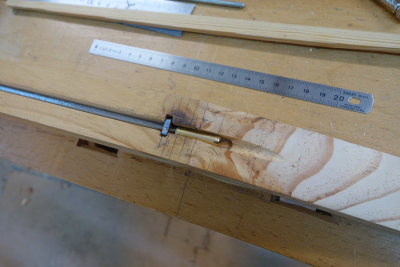 Truss rod snug