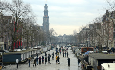 IJspret op een Amsterdamse gracht