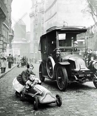 c. 1920 - Street scene