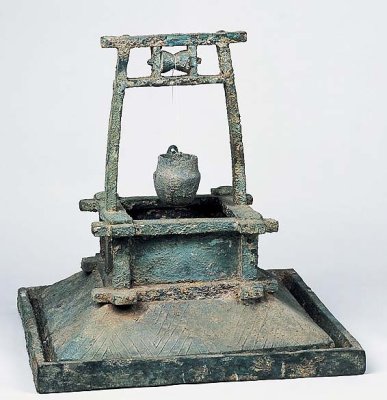Miniature well (burial object)