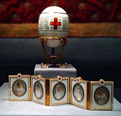 1915 - Red Cross Easter Egg with Imperial portraits