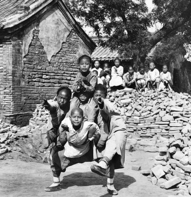 1902 - Mission School students