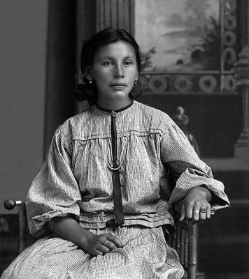 c. 1905 - Florence White Mann (NaNaZoGaeWinKah)
