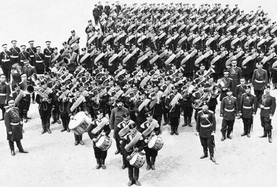 Infantry regiment and its band