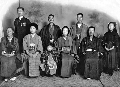 c. 1900 - Japanese family from Nagasaki