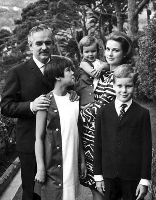 1967 - Prince Ranier, Princess Grace (née Kelly) and family