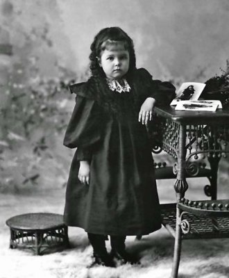 1895 - John Edward's girl