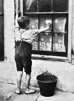 1912 - Street kid called a Spitalfield Nipper