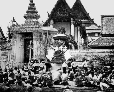 1865 - King Mongkut arriving at Wat Po (Temple of the Reclining Buddha)