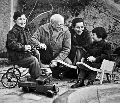 1953 - Picasso family