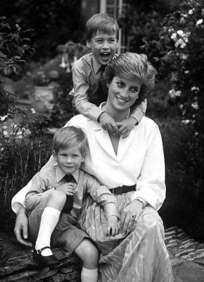 1989 - Pincess Diana with her sons