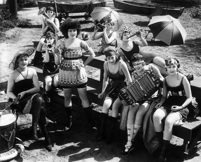 1915 - Musical beautifes