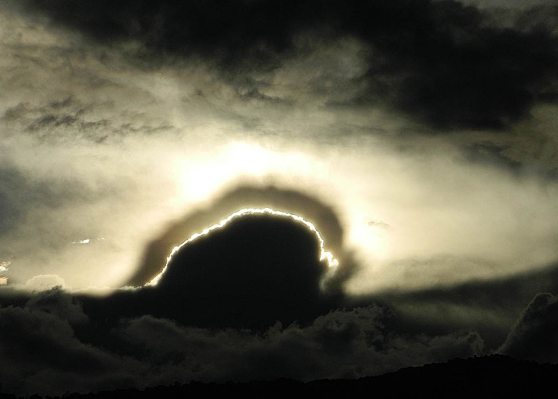 cloud eclipse 1.jpg