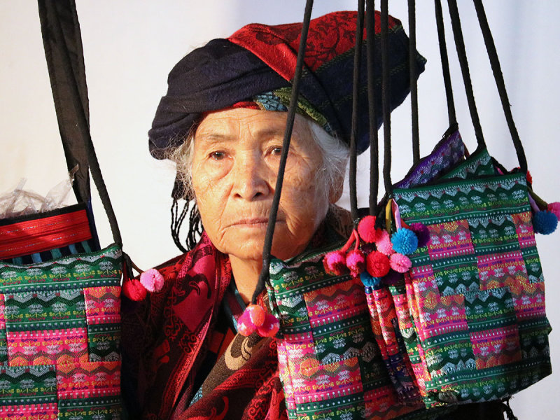 tribal handbag vendor.JPG