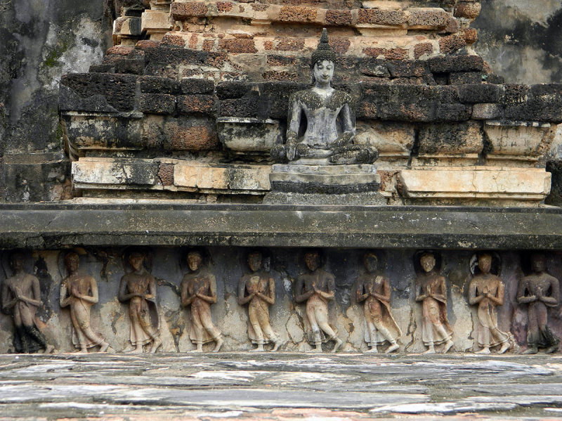 buddha and attendees.jpg