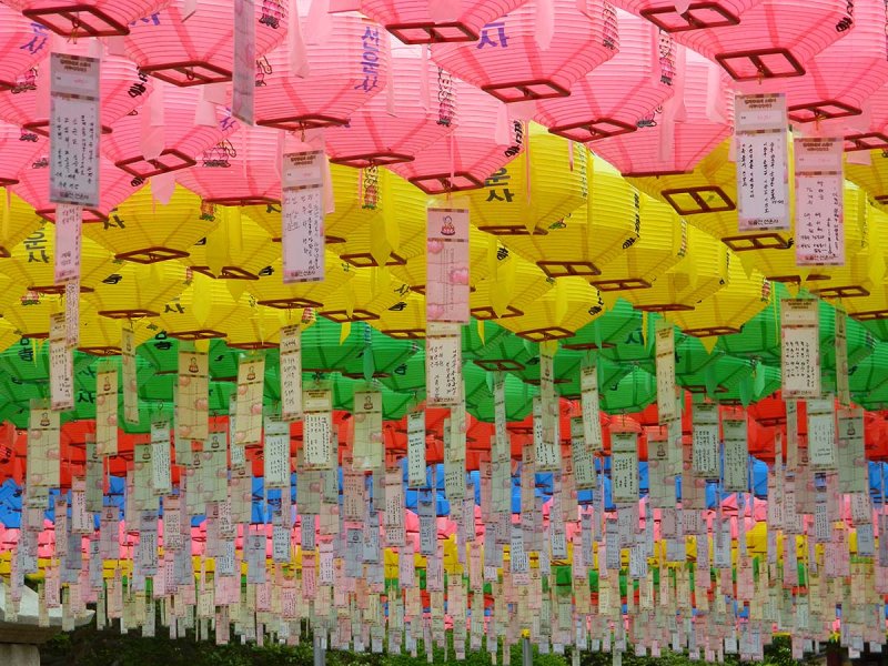 lanterns seon un temple.jpg